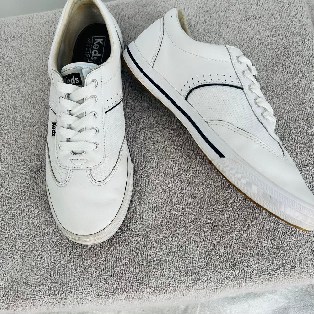 KEDS Woman's White Leather Sneakers Dream Foam Insole 8.5 Casual Comfort